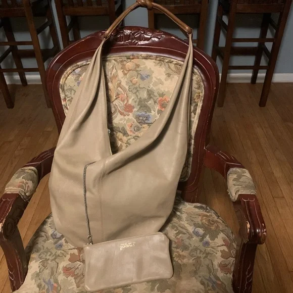 BURDINES Tan Leather Shoulder Tote Bucket Bag